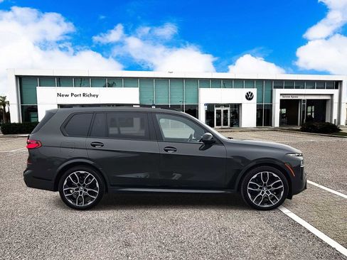 Used 2023 BMW X7 M60i w/ Executive Package image 9