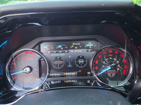 Used 2019 Ford F250 Lariat w/ Lariat Ultimate Package AWD/4WD image 23