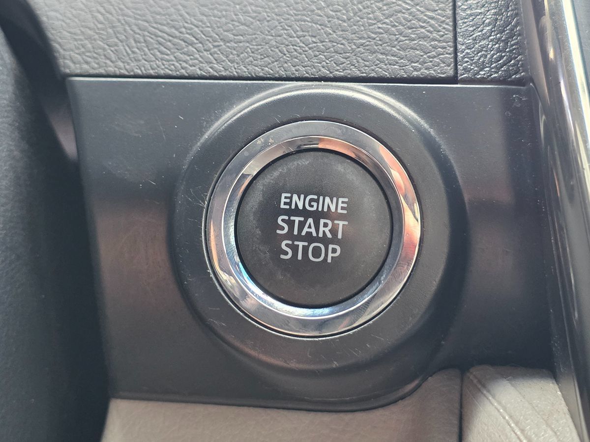 Used 2012 Toyota Camry XLE w/ Leather Pkg FWD image 53