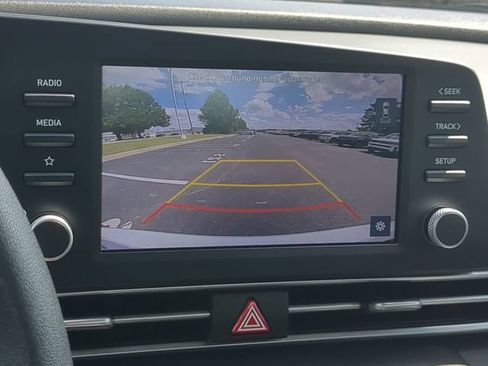 Used 2022 Hyundai Elantra SEL w/ Cargo Package FWD image 18
