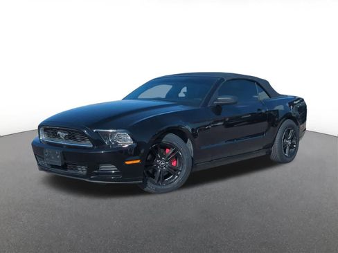 Used 2014 Ford Mustang Convertible RWD image 1