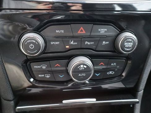 Used 2018 Chrysler 300 S w/ 300S Premium Group image 22