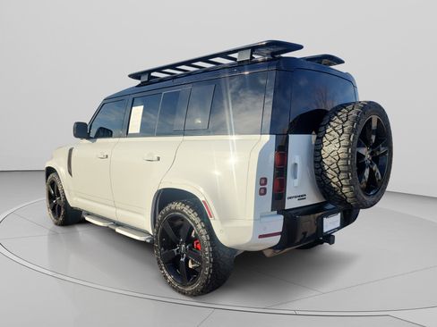 Used 2020 Land Rover Defender 110 HSE image 3