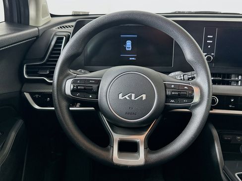 Used 2025 Kia Sportage LX image 18