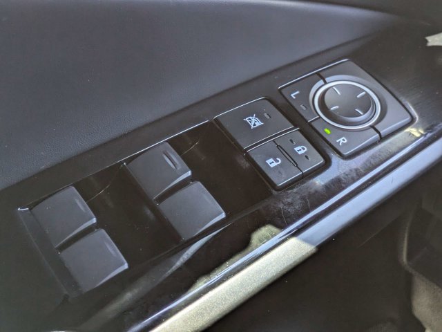 Used 2025 Lexus IS 350 F Sport RWD image 23