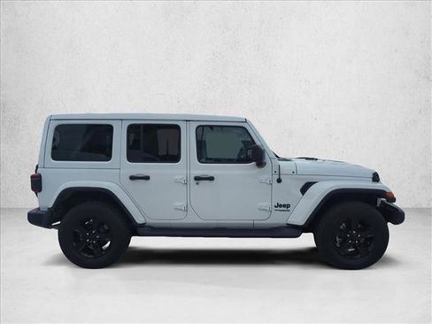Used 2021 Jeep Wrangler Unlimited Sahara image 4
