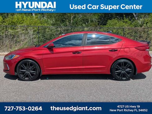 Used 2017 Hyundai Elantra SE w/ SE A/T Tech Package 03 FWD image 2