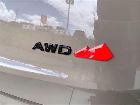 Used 2025 Nissan Rogue SV AWD/4WD image 10