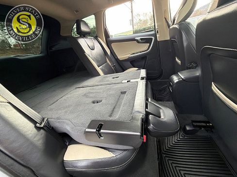 Used 2012 Volvo XC60 T6 R-Design image 19