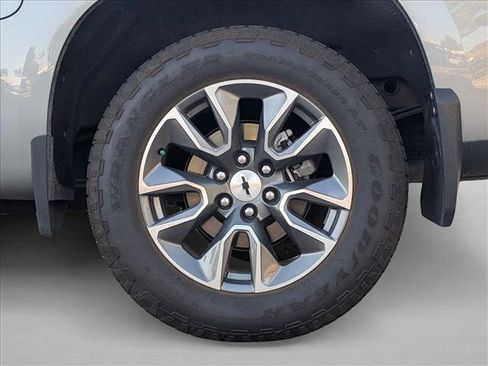Used 2025 Chevrolet Silverado 1500 RST w/ Convenience Package II AWD/4WD image 9