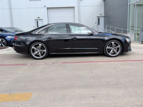 Used 2015 Audi S8 image 11