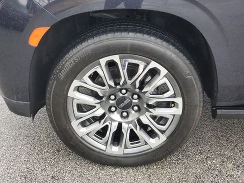 Used 2023 GMC Yukon Denali Ultimate image 9