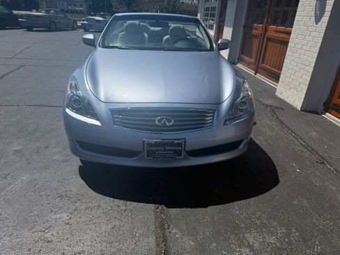Used 2010 INFINITI G37 Convertible w/ Premium Pkg RWD image 11