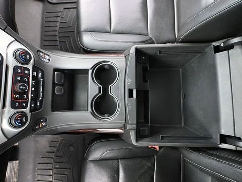 Used 2016 GMC Yukon SLT w/ Premium Edition AWD/4WD image 42