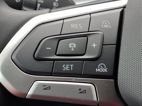 New 2026 Volkswagen Tiguan SE image 19