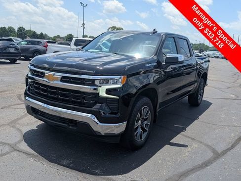 Used 2024 Chevrolet Silverado 1500 LT AWD/4WD image 3