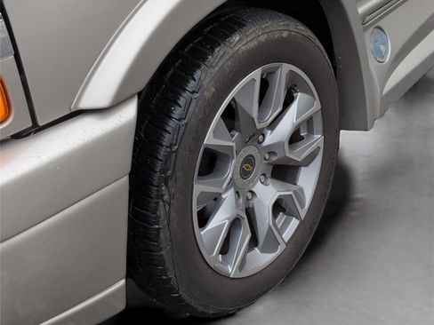 Used 2022 Chevrolet Express 2500 Extended w/ Enhanced Convenience Package image 33