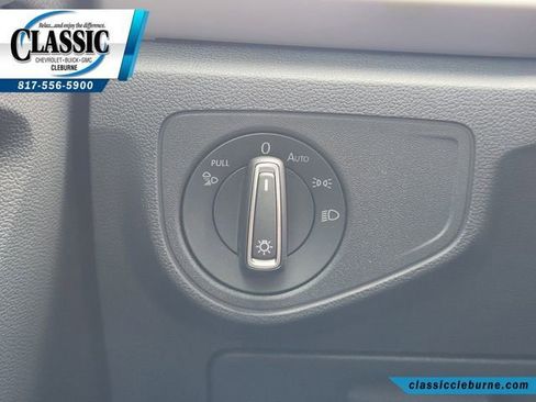 Used 2022 Volkswagen Atlas Cross Sport SE w/ Panoramic Sunroof Package FWD image 23