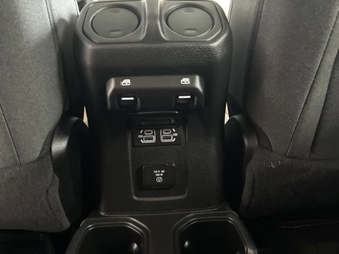 Used 2024 Jeep Wrangler Unlimited Sahara AWD/4WD image 14