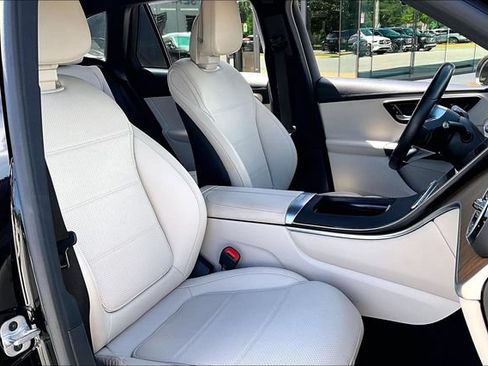 Certified 2024 Mercedes-Benz GLC 300 image 28