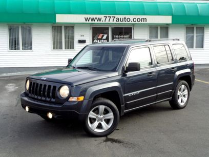Used 2014 Jeep Patriot Sport w/ Tire & Wheel Group