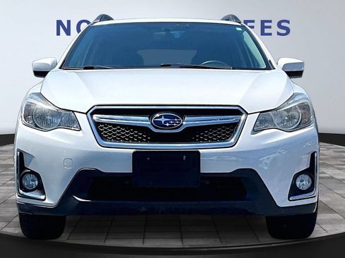 Used 2017 Subaru Crosstrek 2.0i Premium w/ Moonroof Package AWD/4WD image 2