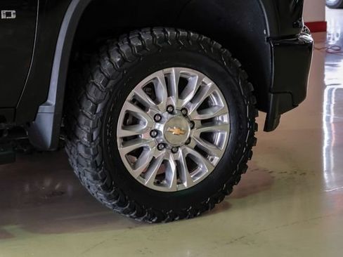 Used 2022 Chevrolet Silverado 3500 High Country w/ Technology Package AWD/4WD image 54
