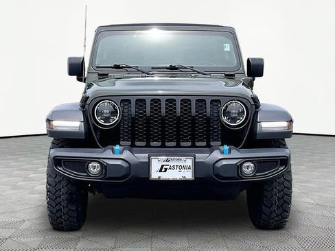 Used 2023 Jeep Wrangler Unlimited w/ Cold Weather Group AWD/4WD image 2