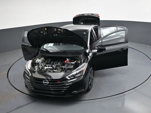 New 2025 Nissan Versa SR w/ Trunk Package image 30