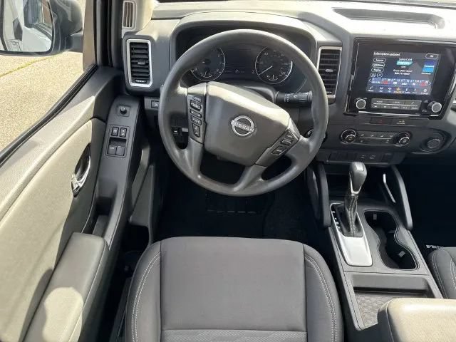 Used 2022 Nissan Frontier SV AWD/4WD image 14