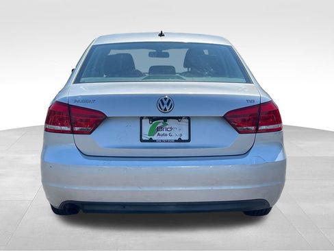 Used 2015 Volkswagen Passat 1.8T S FWD image 7