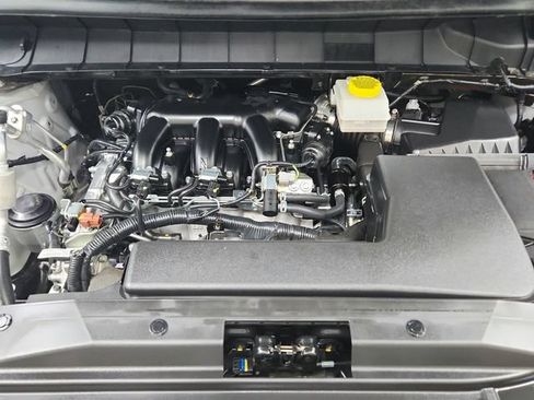 Used 2025 Nissan Pathfinder SL FWD image 18