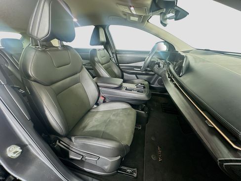 Used 2024 Nissan Ariya AWD image 31