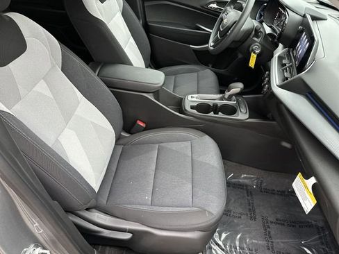 Used 2025 Chevrolet Trax LS w/ Driver Confidence Package image 27