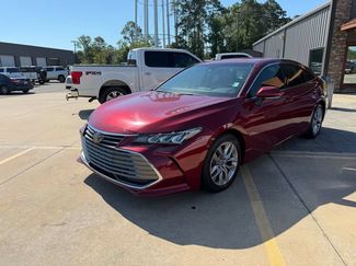 Used 2021 Toyota Avalon XLE FWD video 1