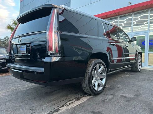 Used 2015 Cadillac Escalade ESV Premium image 4