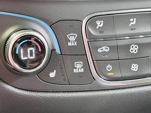 Used 2024 Chevrolet Equinox LT AWD/4WD image 50