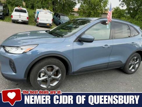 Used 2025 Ford Escape ST-Line Select AWD/4WD image 4