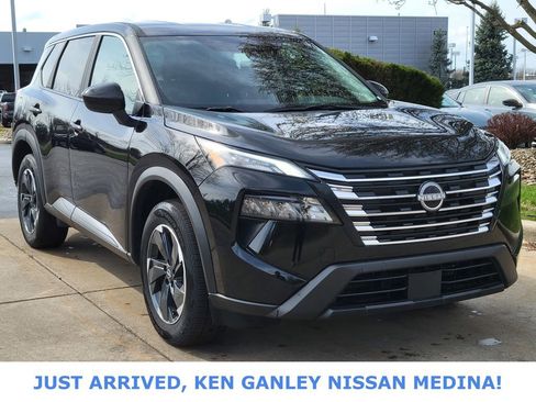 Used 2025 Nissan Rogue SV image 1