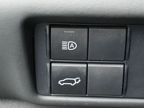 Certified 2021 Toyota Highlander LE image 15