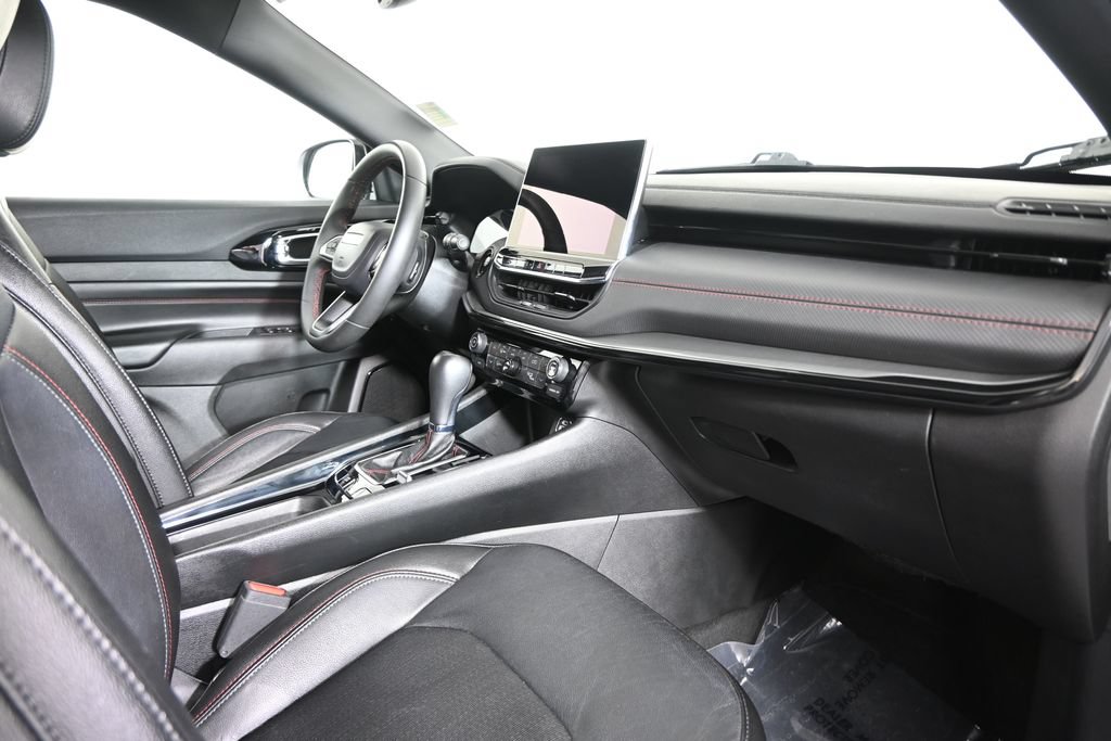 Used 2024 Jeep Compass Trailhawk AWD/4WD image 14