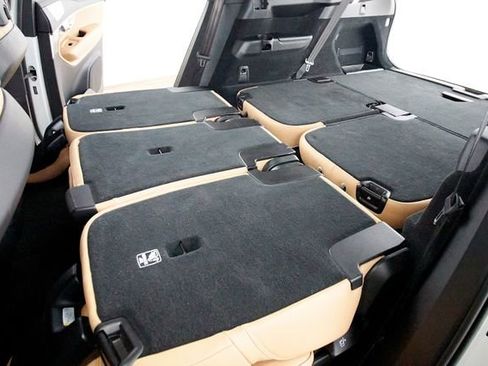 Certified 2023 Volvo XC90 B6 Ultimate w/ Protection Package Premier AWD/4WD image 36