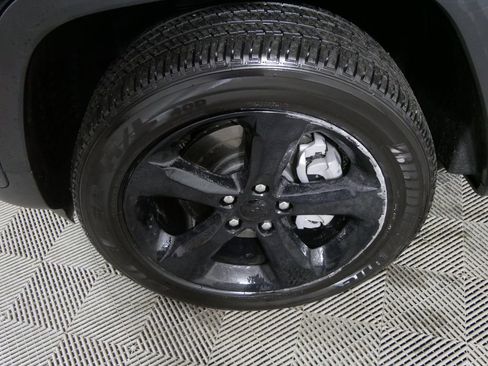 Used 2024 Jeep Grand Cherokee Limited 4xe w/ Luxury Tech Group II image 9