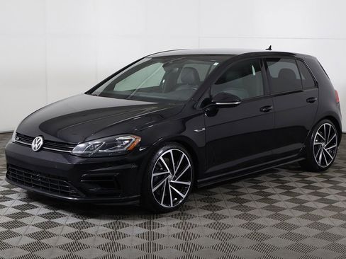 Used 2018 Volkswagen Golf R 4-Door image 8