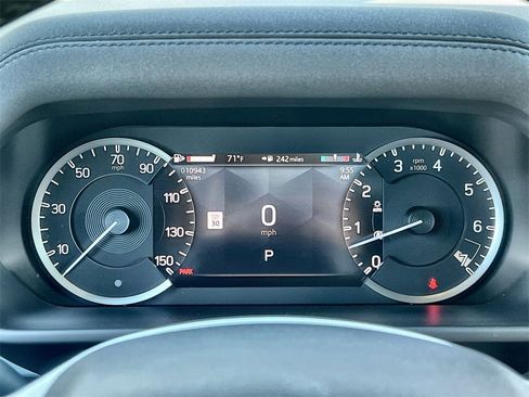 Used 2023 Land Rover Defender 130 S image 23