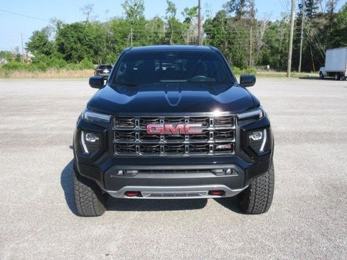 Used 2025 GMC Canyon AT4 AWD/4WD image 3