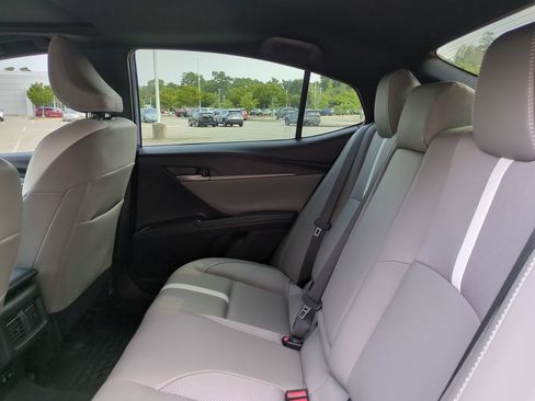 Used 2026 Toyota Camry SE w/ Multimedia Upgrade Package FWD image 13
