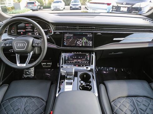 Used 2025 Audi SQ8 Premium Plus image 12