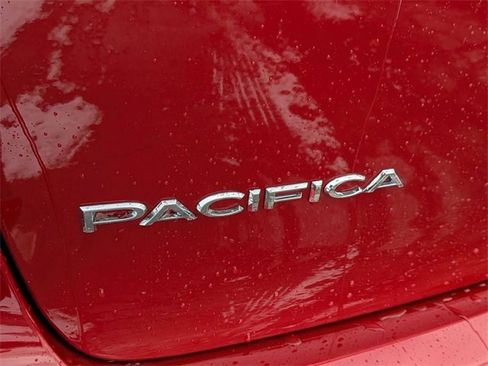 New 2026 Chrysler Pacifica Select image 10
