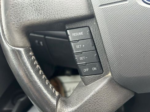 Used 2010 Ford Edge SEL image 19